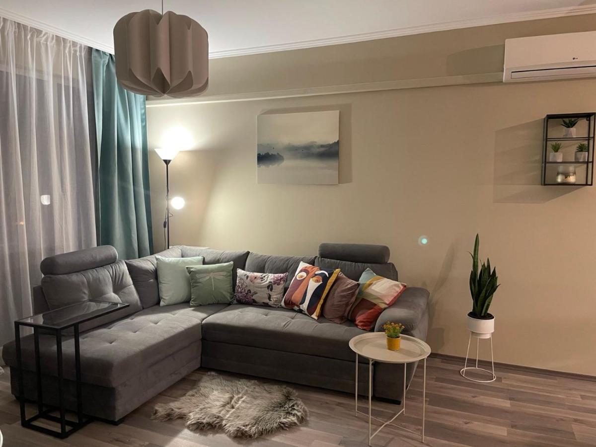Macropolis Apartments มิชโคลซ์ ภายนอก รูปภาพ