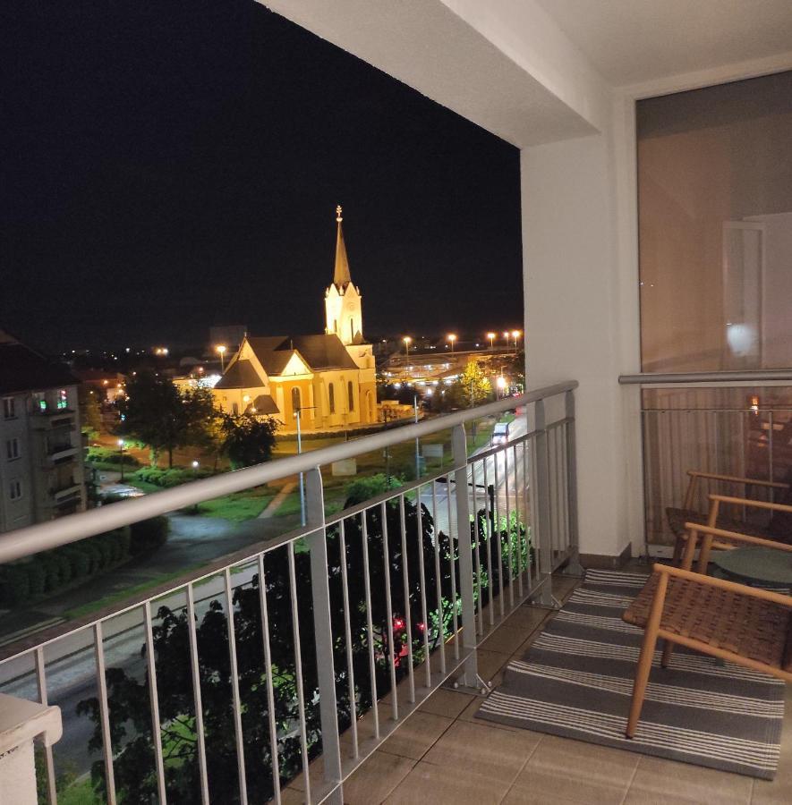Macropolis Apartments มิชโคลซ์ ภายนอก รูปภาพ