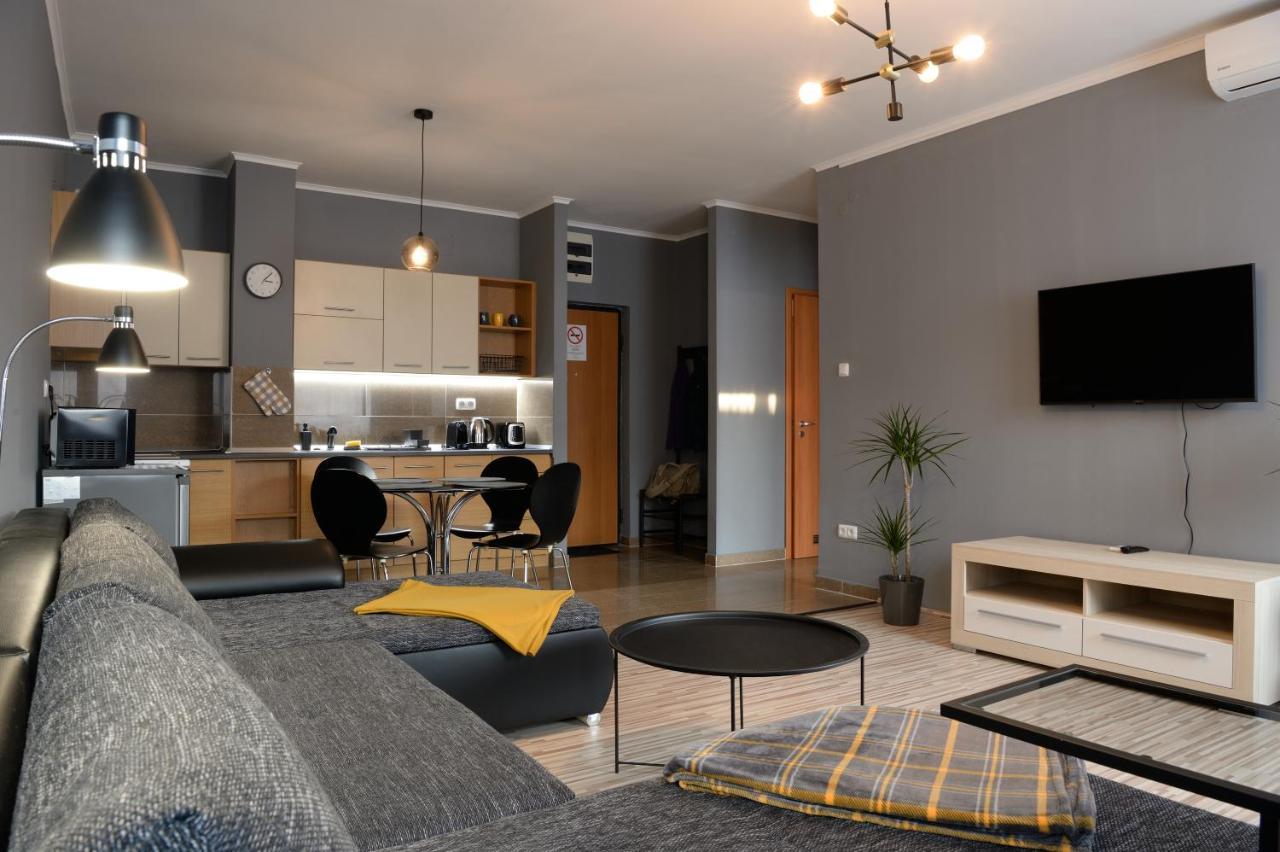 Macropolis Apartments มิชโคลซ์ ภายนอก รูปภาพ