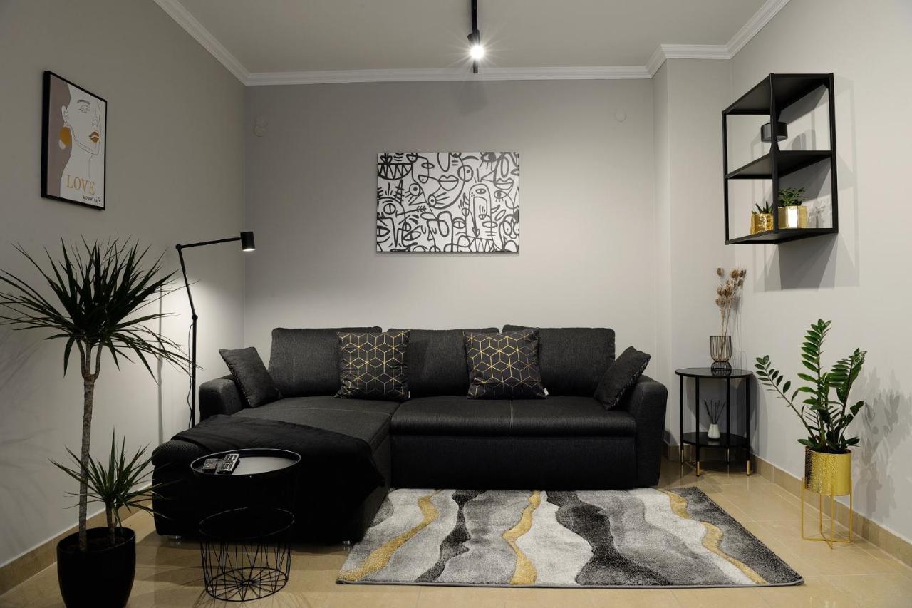 Macropolis Apartments มิชโคลซ์ ภายนอก รูปภาพ