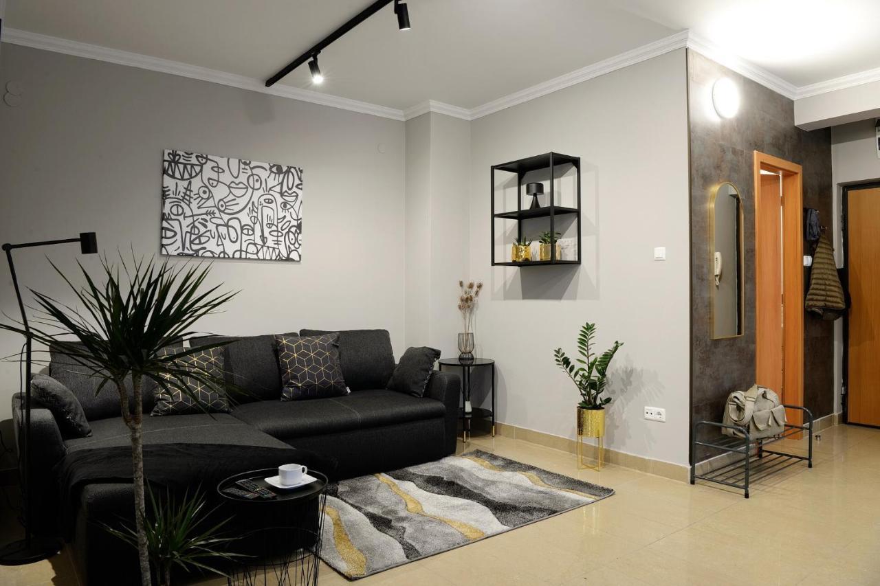Macropolis Apartments มิชโคลซ์ ภายนอก รูปภาพ