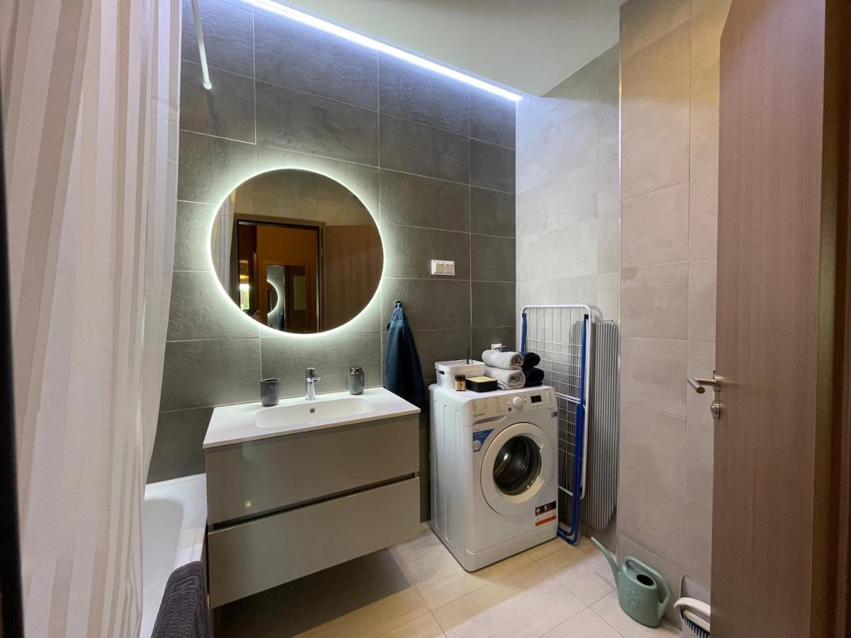 Macropolis Apartments มิชโคลซ์ ภายนอก รูปภาพ